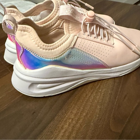 Limited Edition Clove 2021 Light Pink Holographic Sneakers Women’s 7.5 - Picture 4 of 10